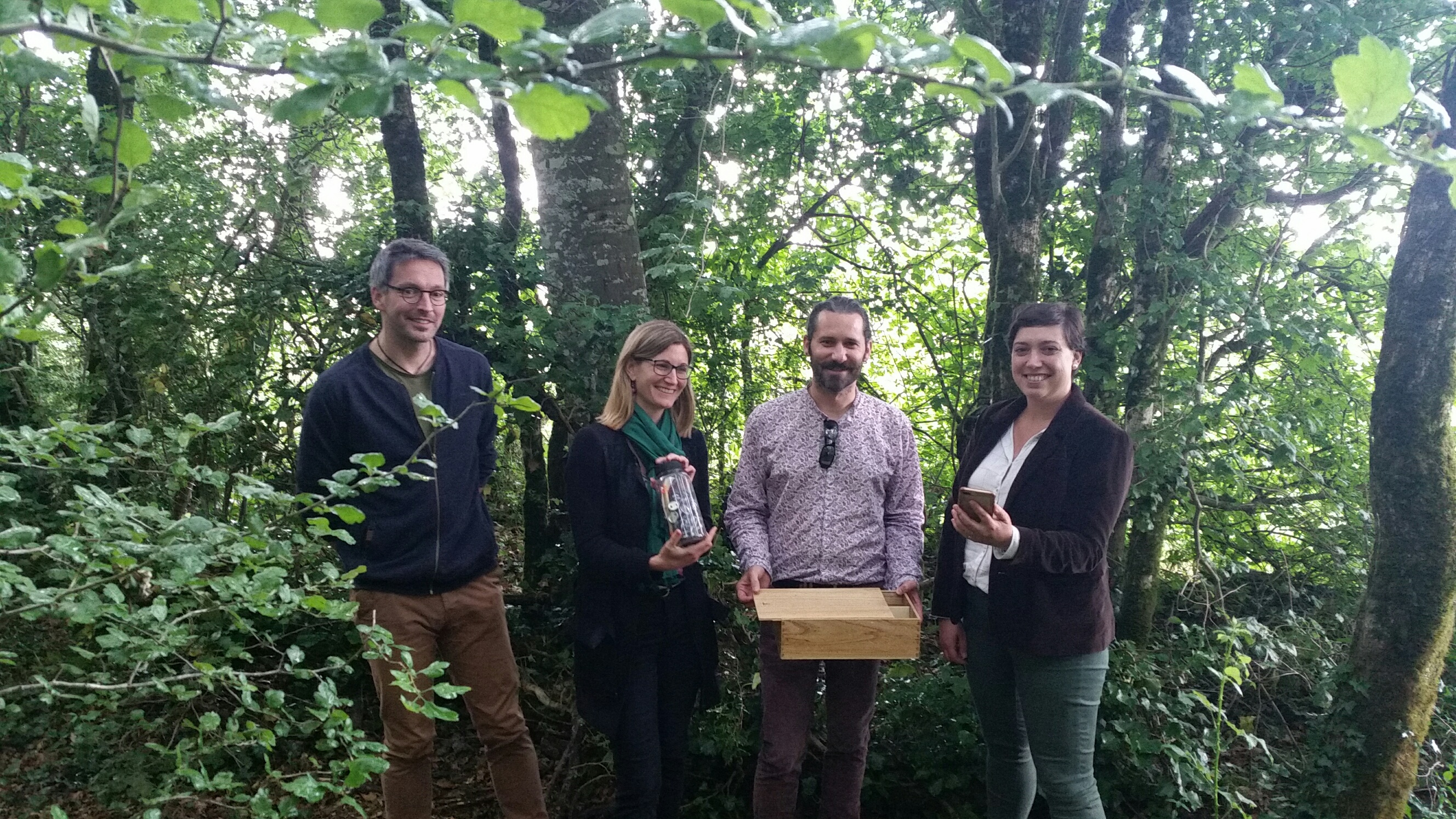 Géocaching en terres chizéennes avec Séverine Vachon et Coralie Dénoues.
