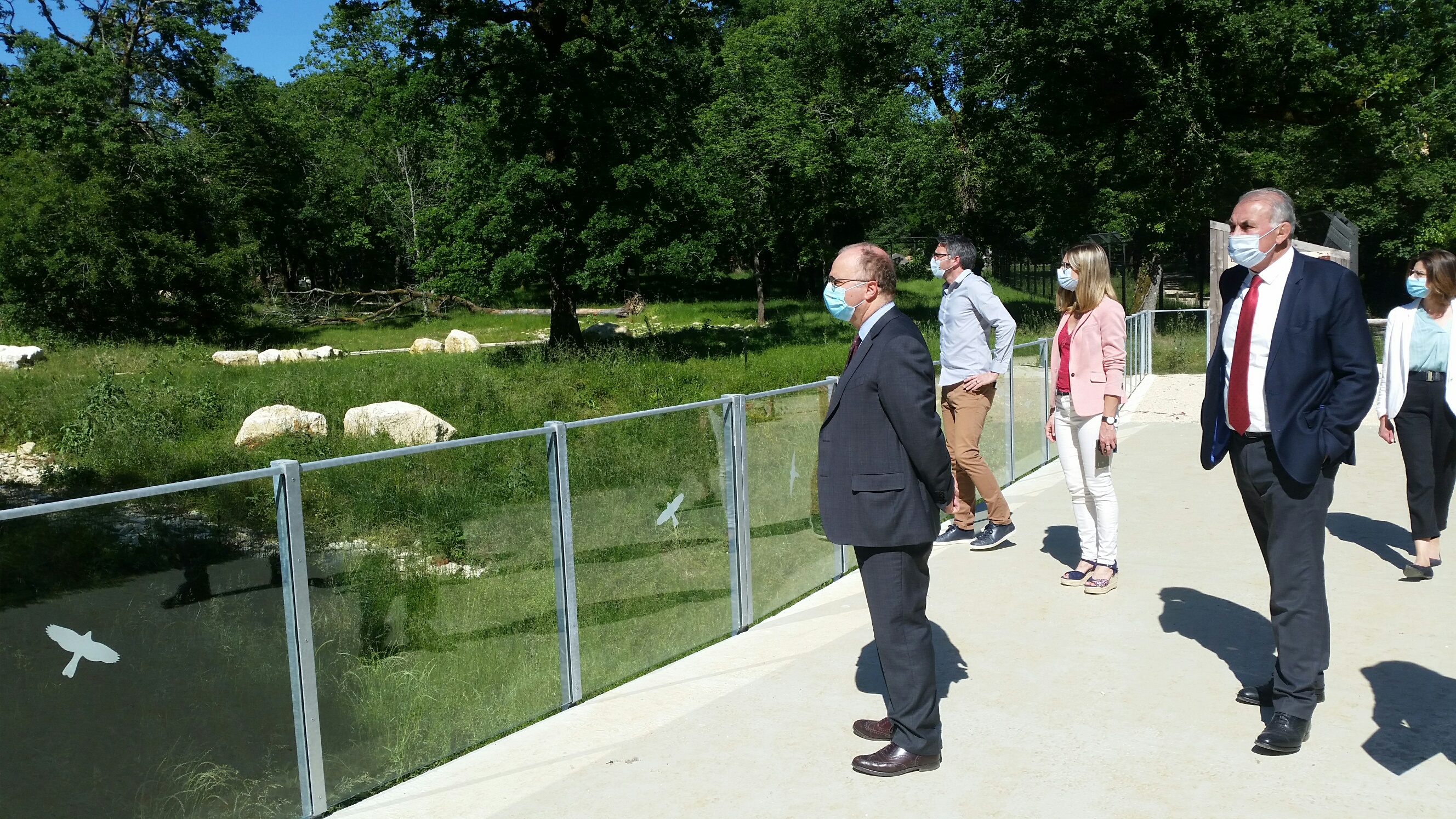 Visite guidée ce mardi 19 mai à Zoodyssée avec Gilbert Favreau, président du Conseil départemental des Deux-Sèvres et Emmanuel Aubry, préfet des Deux-Sèvres en cette veille de réouverture du parc animalier. 