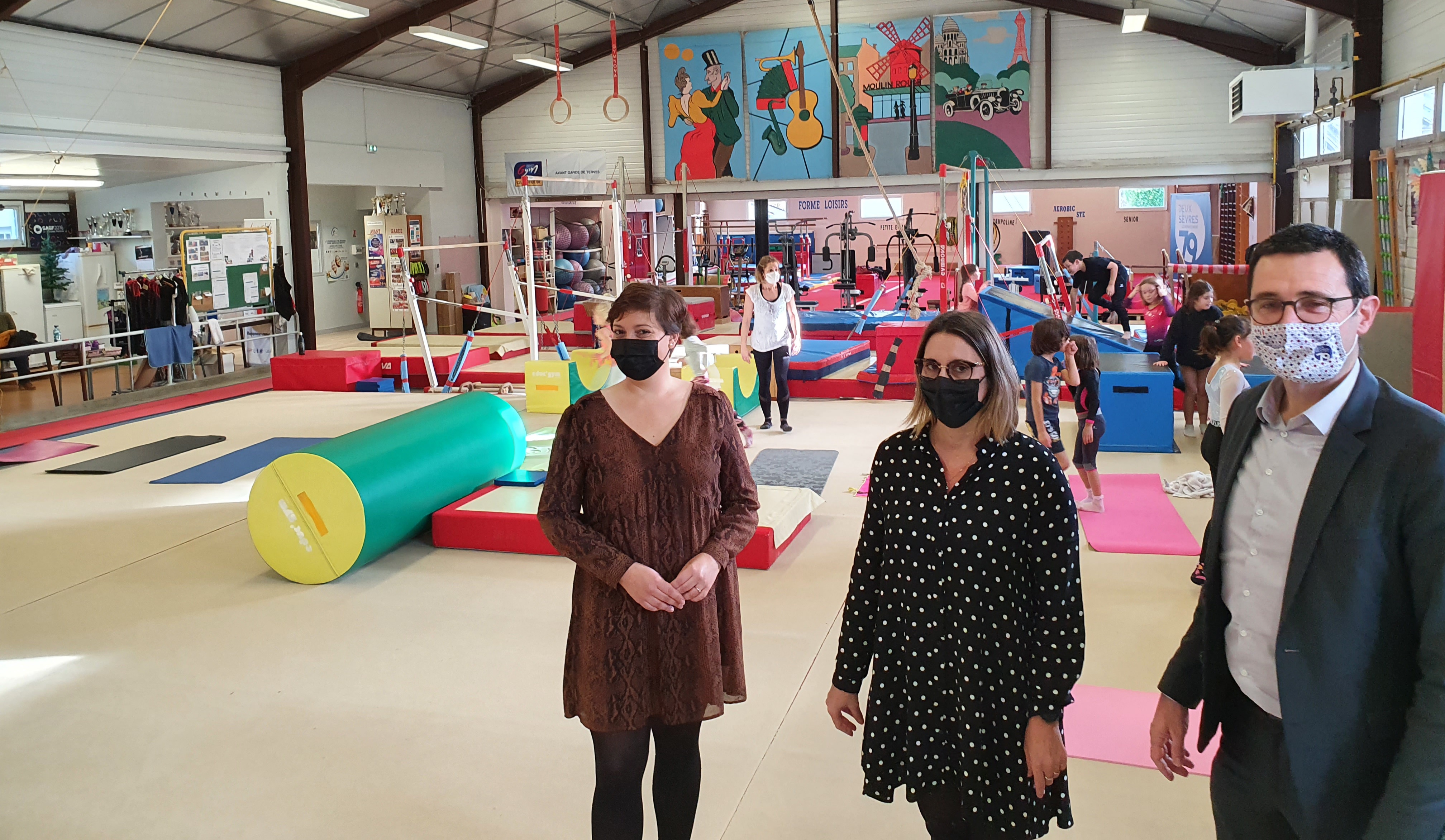 Coralie Dénoues, Edith Boyer et François Gingreau mercredi 8 décembre au club de gymnastique Avant-Garde de Terves.