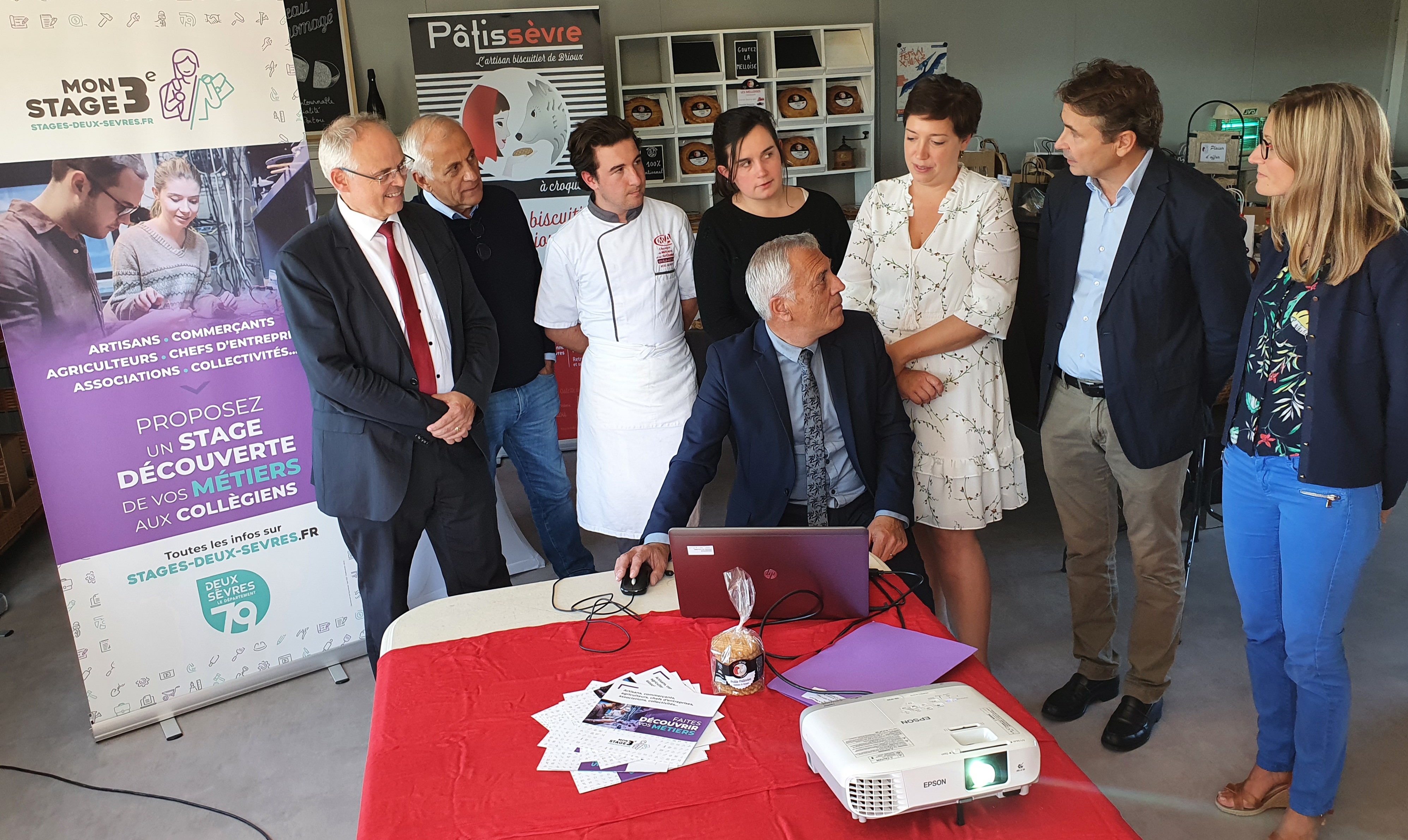 Lancement de la plateforme au sein de l’entreprise Patissèvre à Brioux-sur-Boutonne qui accueille 2 apprentis dont l’un d’eux y avait effectué une journée d’observation en classe de 3e.