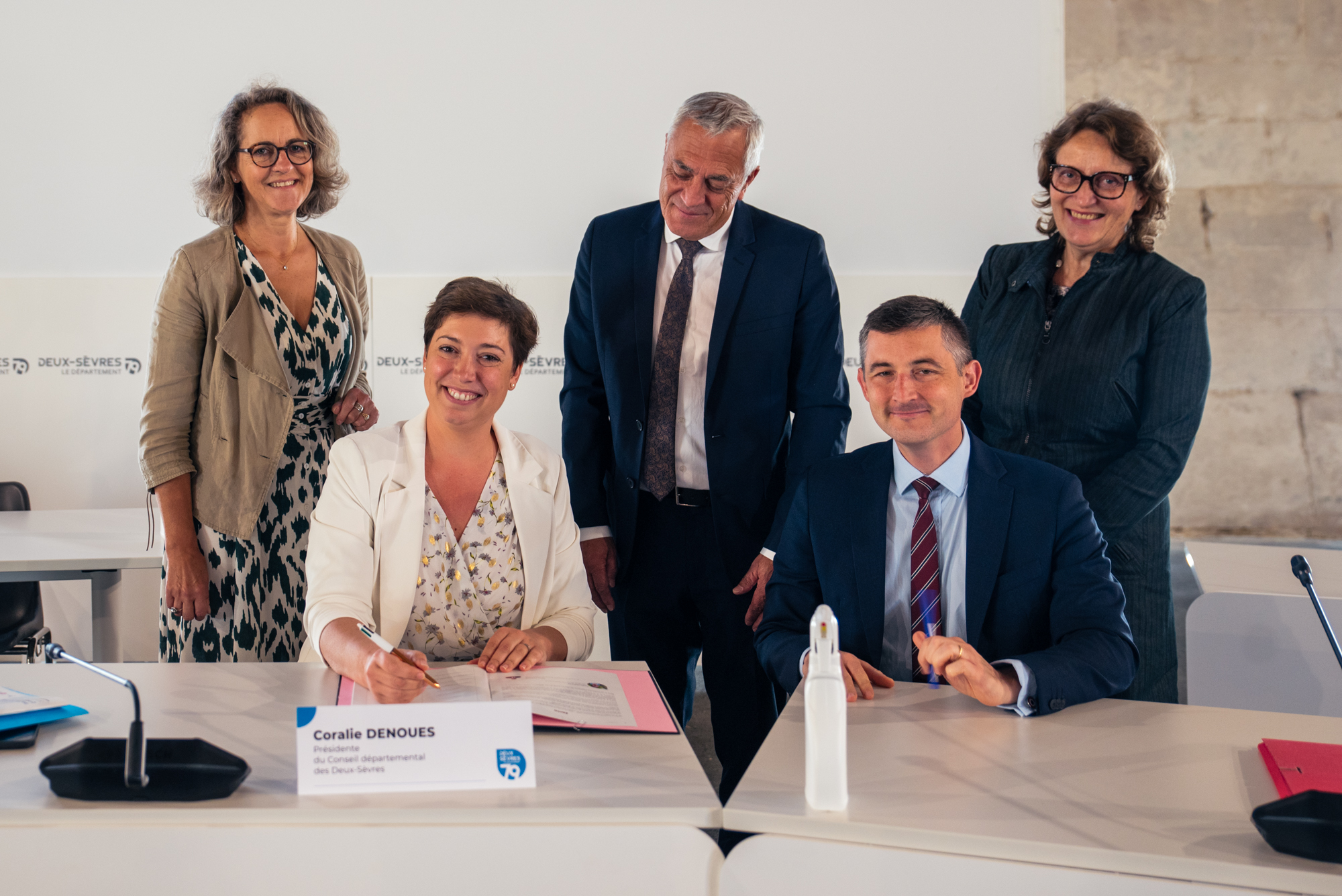 Coralie Dénoues, vendredi 1er juillet 2022 à la Maison du Département à Niort lors de la signature du Pacte Territorial d’Insertion 2022-2027 en présence de l’Etat, de la Région, de Pôle emploi et de l’ensemble des partenaires.