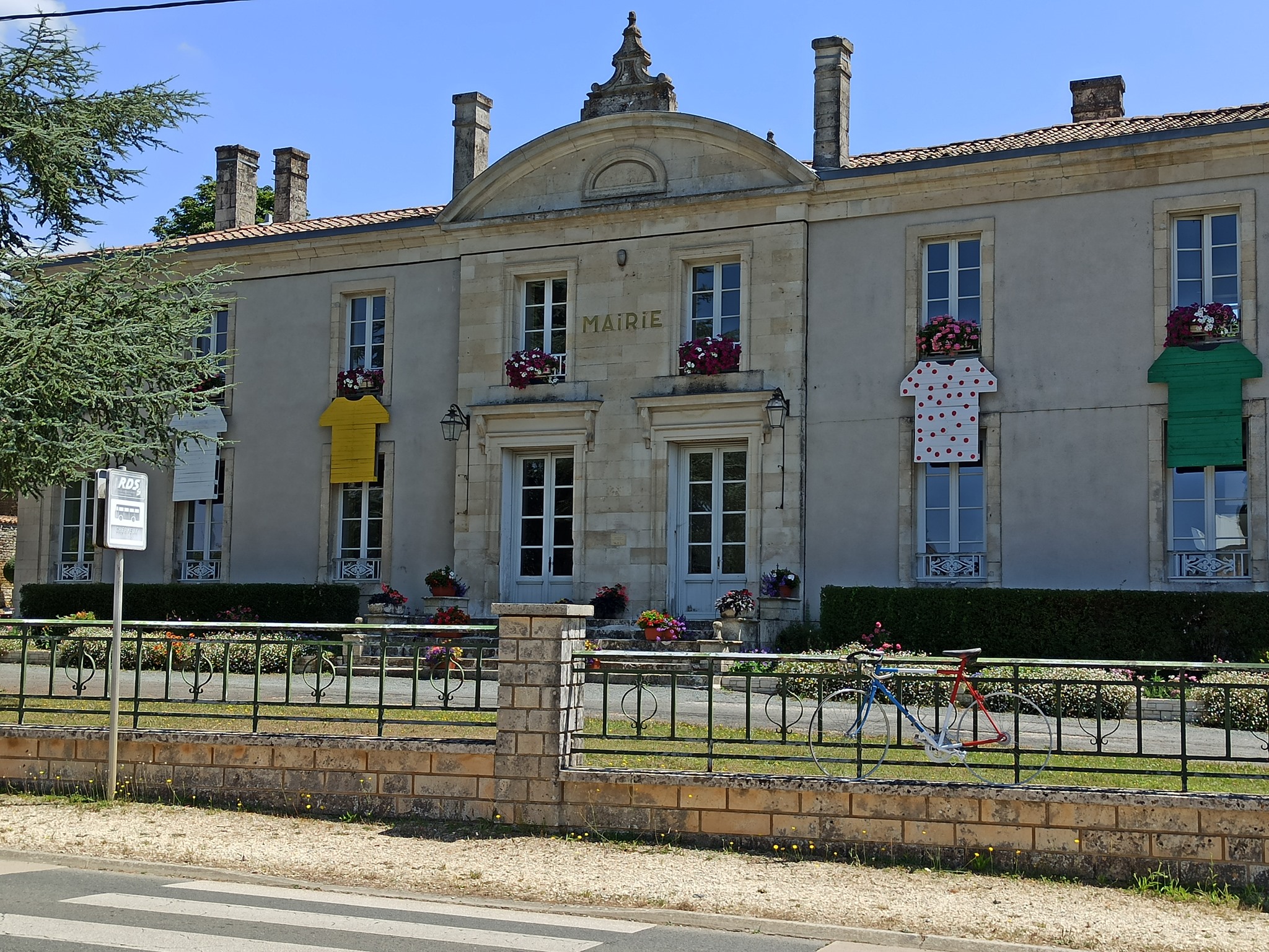 tour de france cherveux