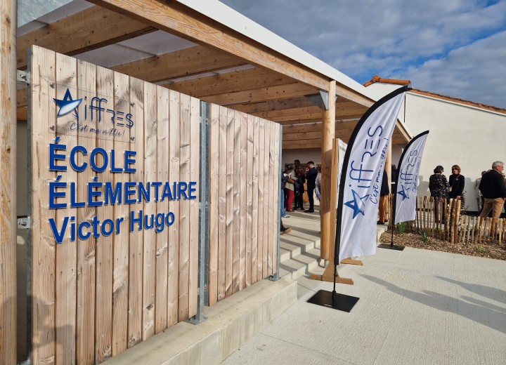 Inauguration du groupe scolaire Victor-Hugo à Aiffres