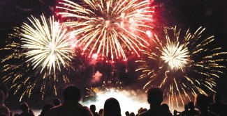 feu d'artifice flamme olympique niort